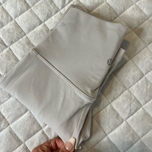 Lululemon align light gray leggings, only worn a handful of times.
